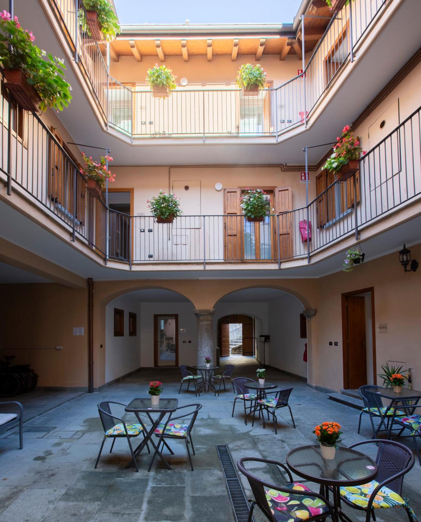 La Casa Del Sarto - Rooms And Apartments Lecco Ngoại thất bức ảnh
