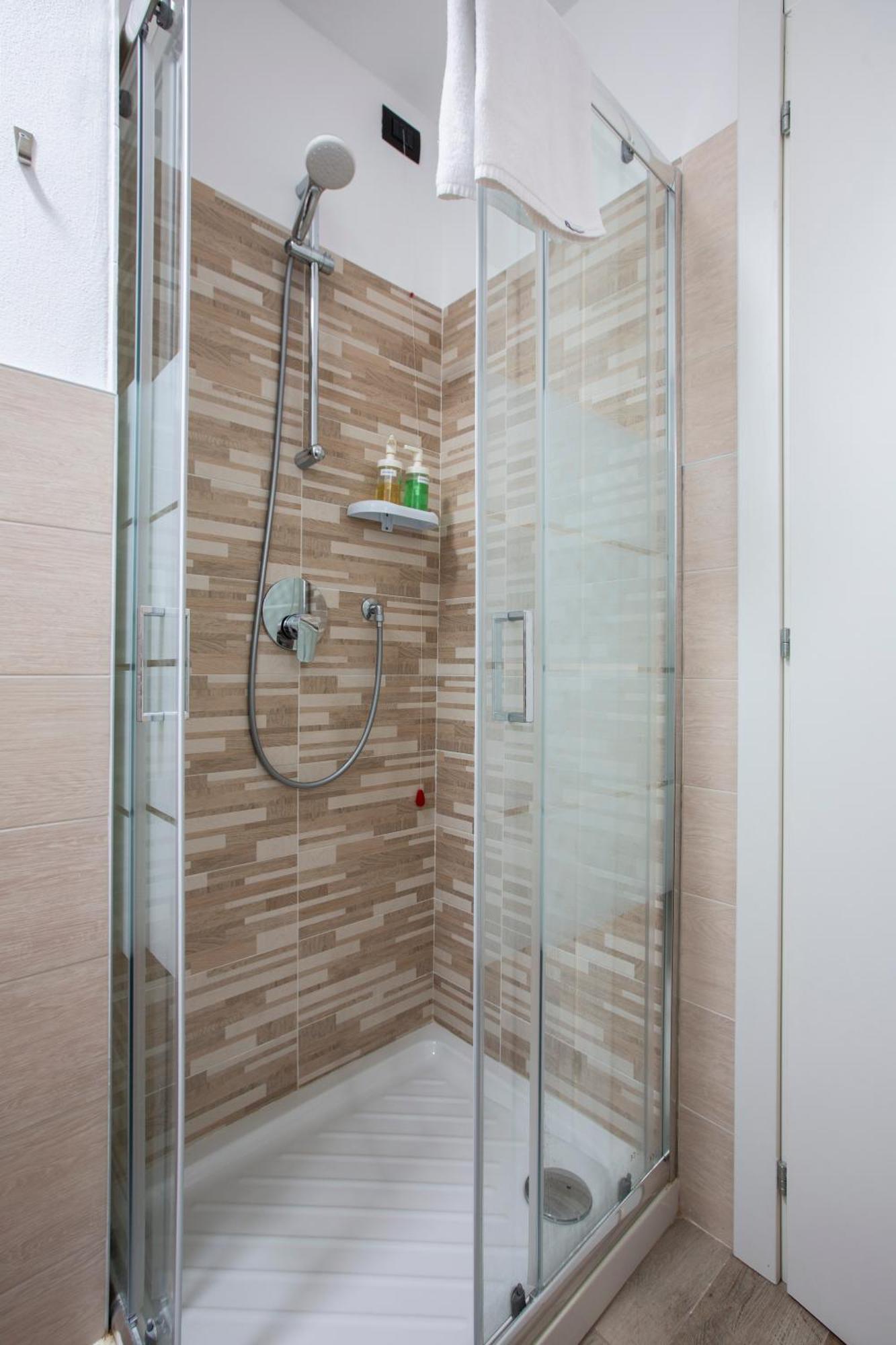 La Casa Del Sarto - Rooms And Apartments Lecco Ngoại thất bức ảnh